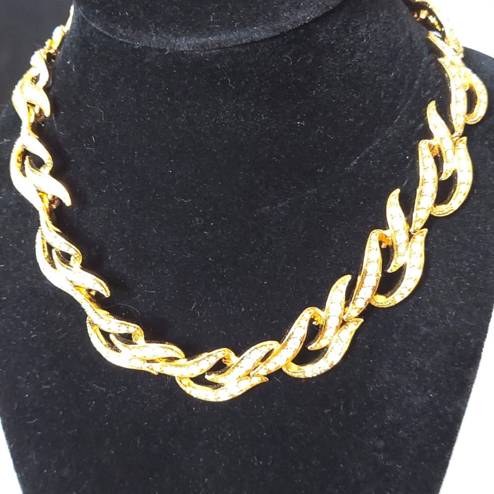 Elizabeth Taylor Necklace Signed "Eternal Flame" Design in Gift‎ Box Authentic